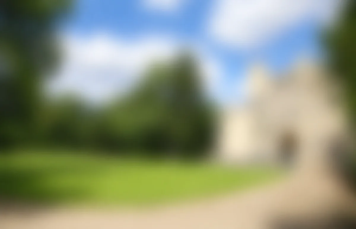 Unkenntliche Vorschau eines diskret angebotenen Schlosshotels