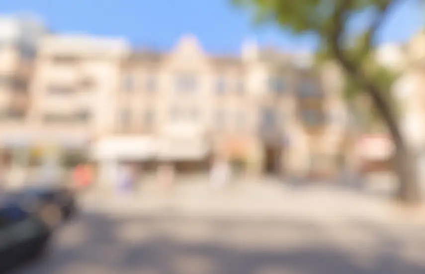 Unkenntliche Vorschau zweier diskret angebotener Wohn- und Geschäftshäuser