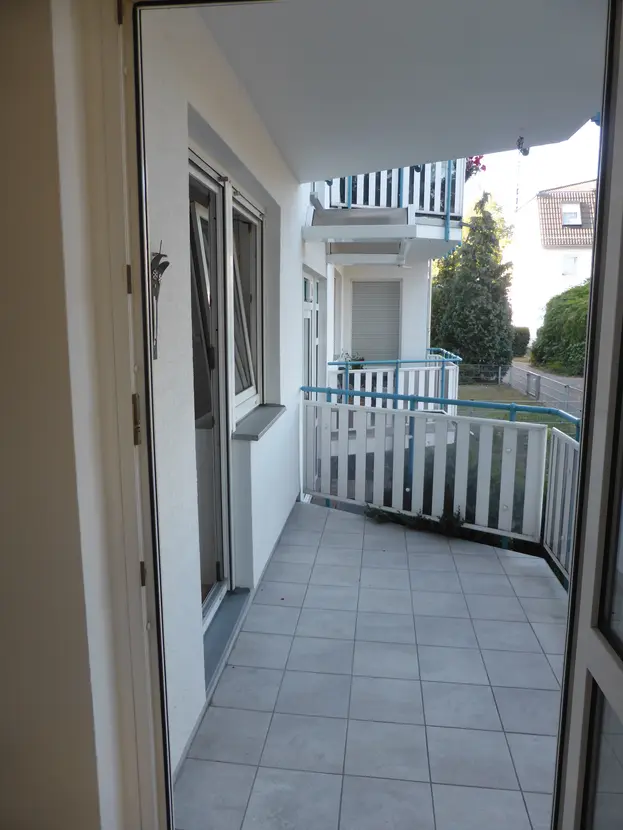 Balkon mit Blick in das ruhige Wohnumfeld