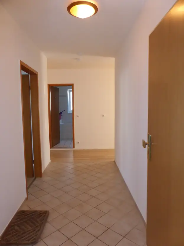 Wohnungsflur mit Zugängen zu den einzelnen Zimmern
